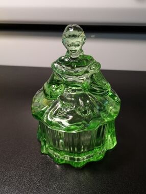 Vintage Hard To Find Moser Green Glass Victorian Lady Powder Jar with Lid